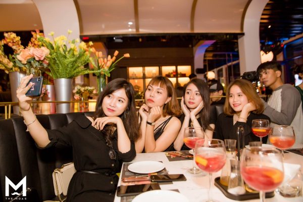 In ốp lưng điện thoại doanh nghiệp The Moas 4